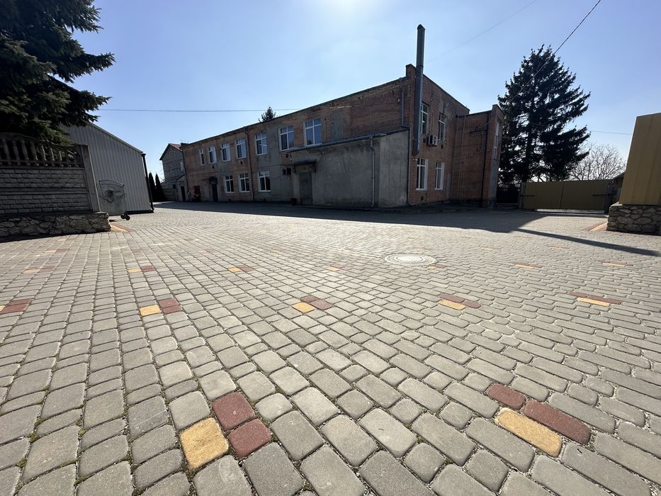 Здається в оренду виробниче приміщення.