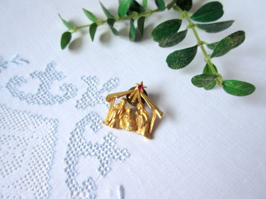 Szopka świąteczna broszka pin