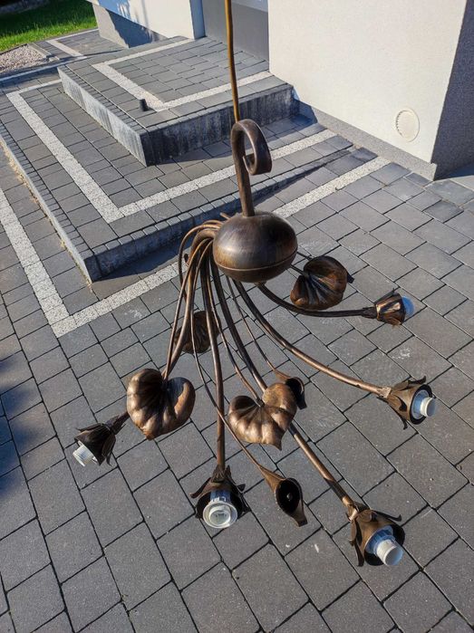 Żyrandol w stylu secesyjnym, mazerowany.