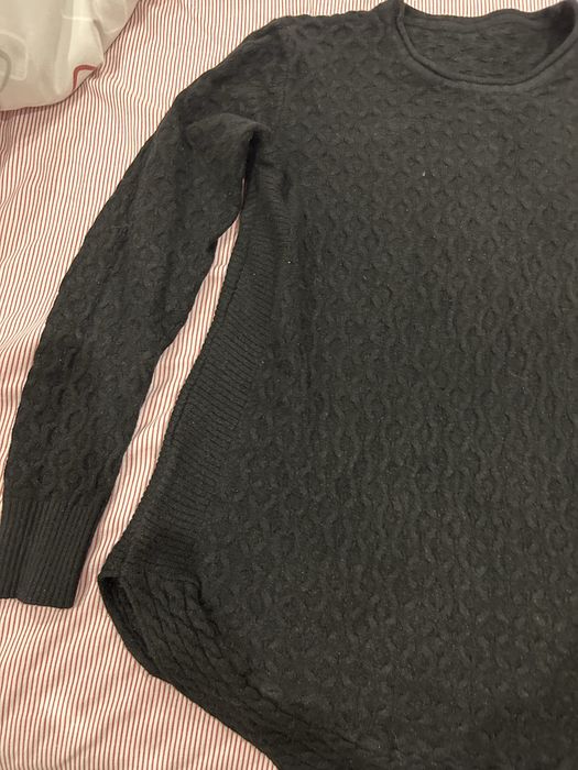 Camisola de malha cor preta