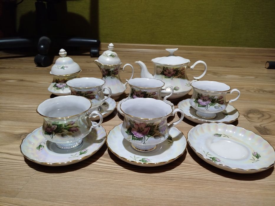 Чайний  сервіс " Шипшина "