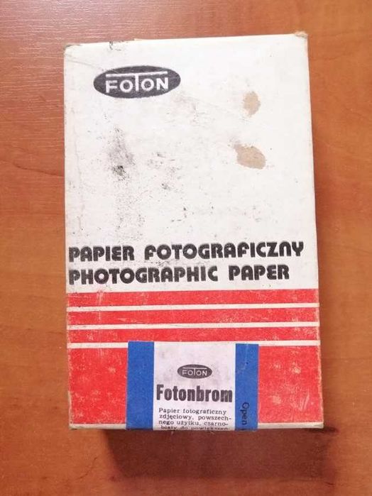 Stary papier fotograficzny formatu 9x14 cm, 100 sztuk. Papier cz-b.