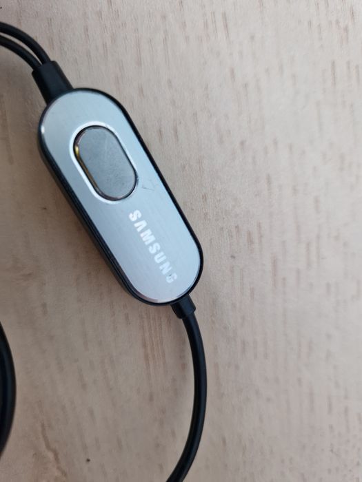 Słuchawki SAMSUNG- stary typ (sprawne,używane)