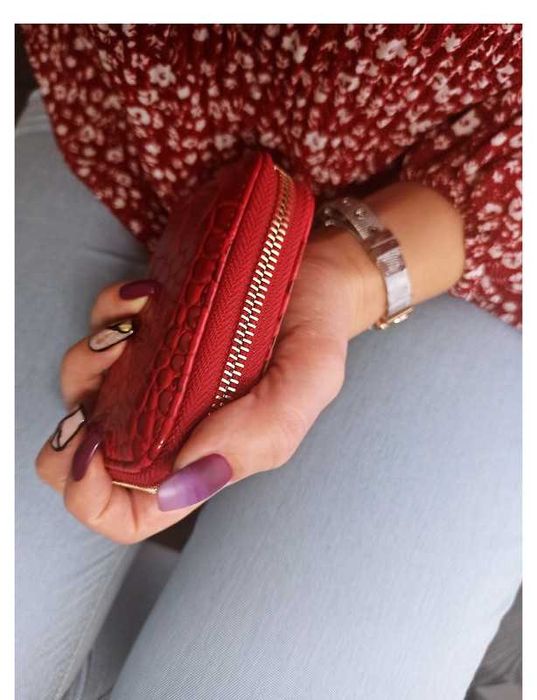 Czerwony portfel damski skórzany lakierowany – Idealny Prezent Święta