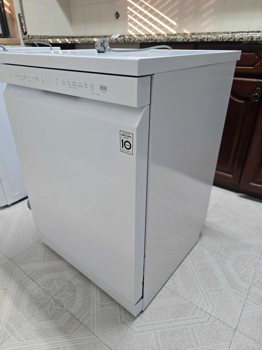 Máquina de Lavar Loiça LG DF355FW — Excelente Estado, Muito Pouco Uso