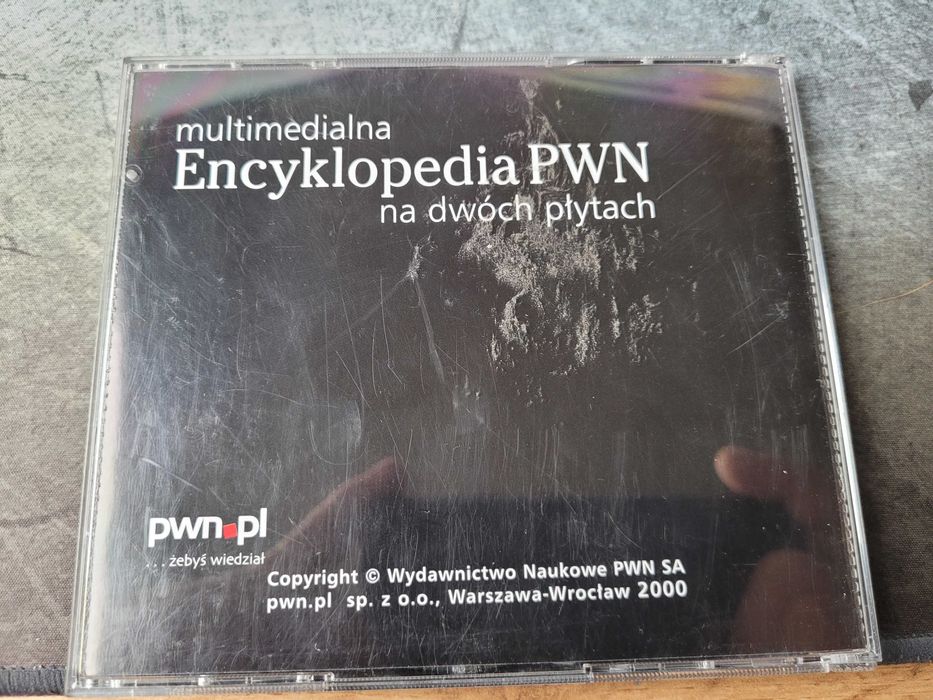 Multimedialna encyklopedia PWN na dwóch płytach (PC)