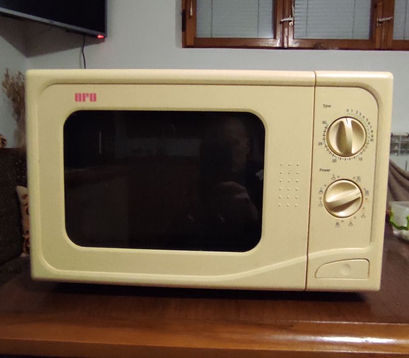 Мікрохвильова піч ОРО