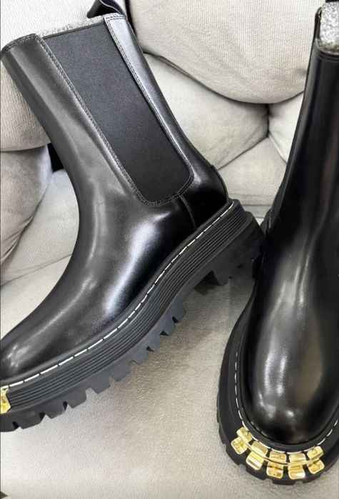 Продам демисезоні ботінки