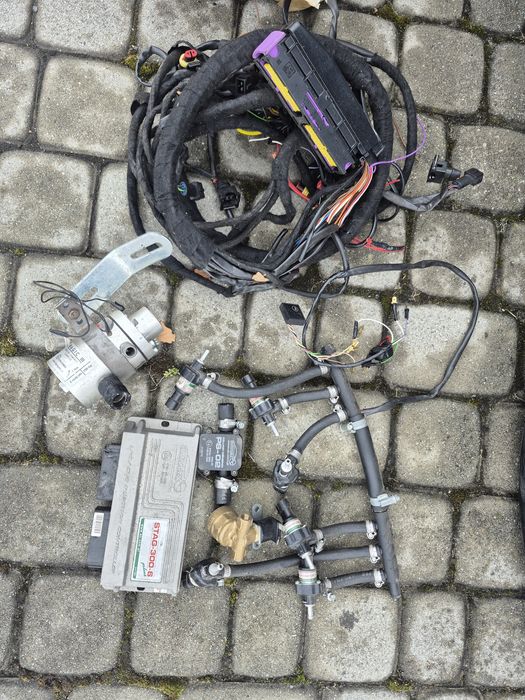 Instalacja gazowa Stag 300-6 Wtryskiwacze Apis Reduktor magic III