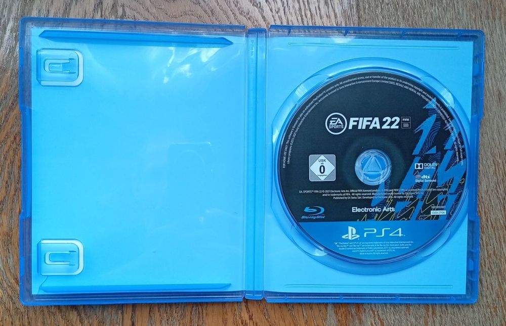 Диск FIFA 22 на PS 4 у відмінному стані