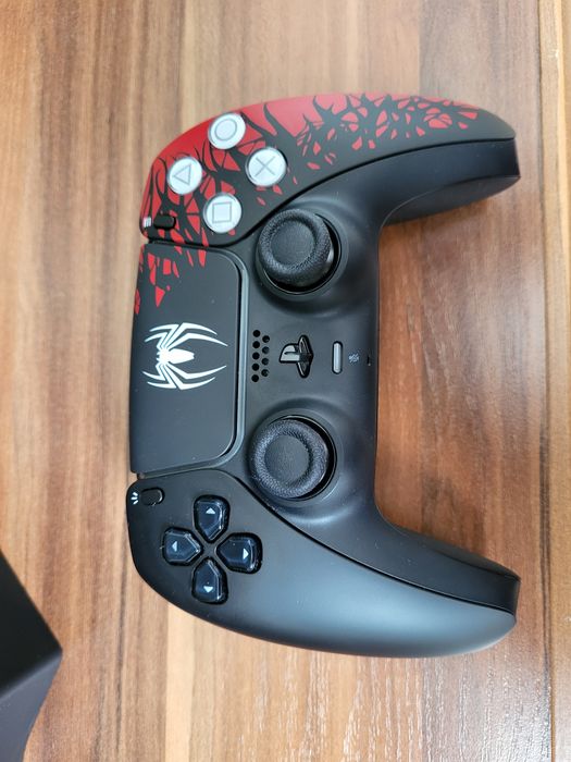 Konsola Playstation 5  Spiderman