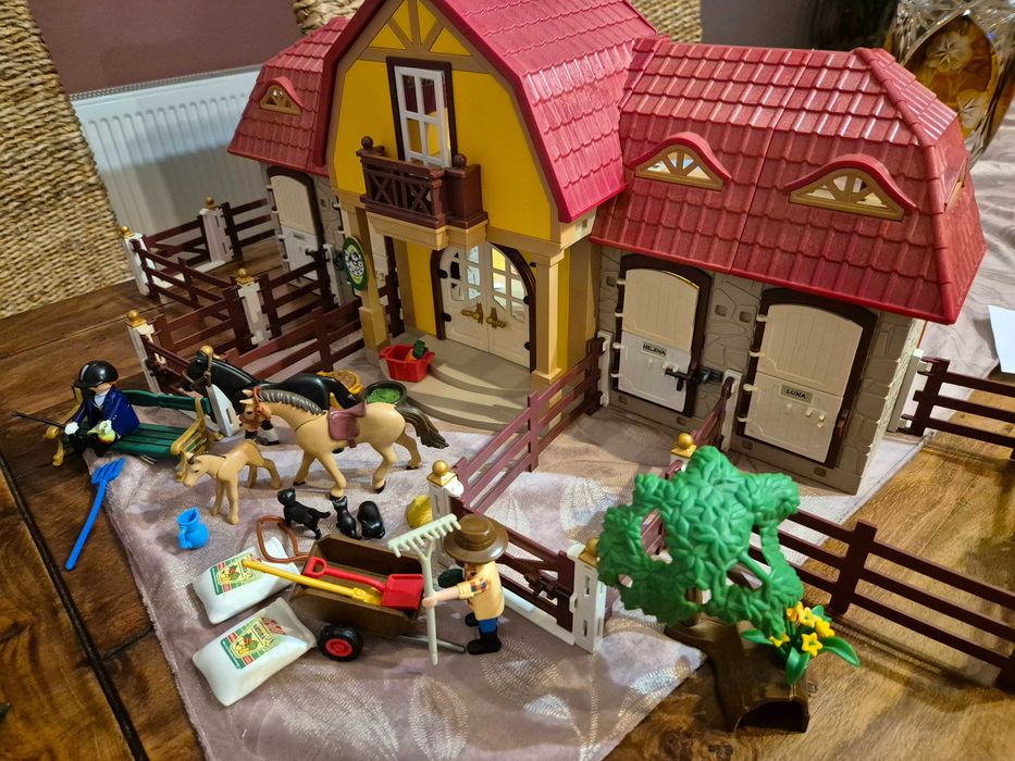 Playmobil 5221 bardzo duza stadnina koni