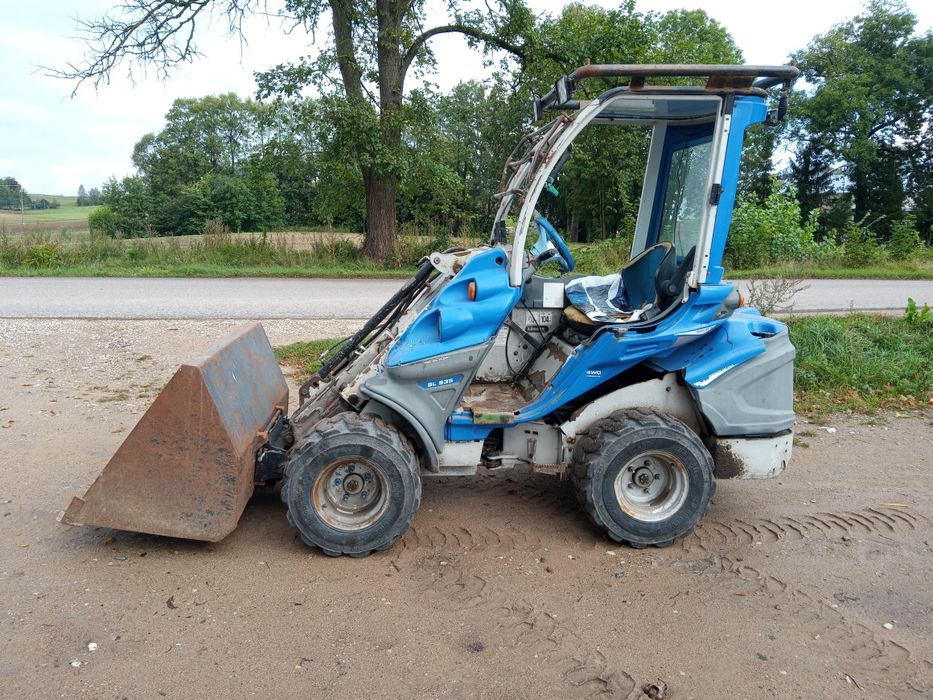 Multione SL-835 Mini ładowarka przegubowa