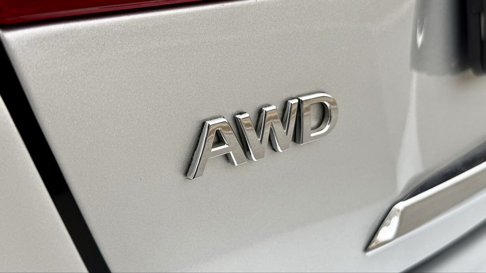 Продам Infiniti Q50   Полный привод 3,7 Газ/Бензин