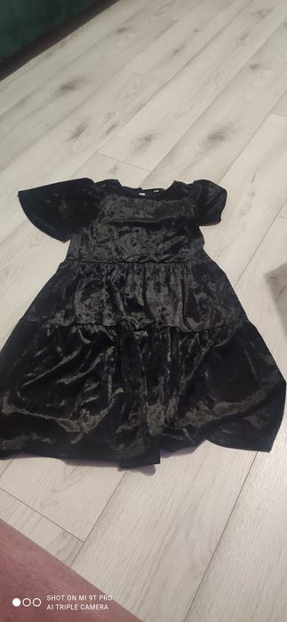 Sukienka czarna welur