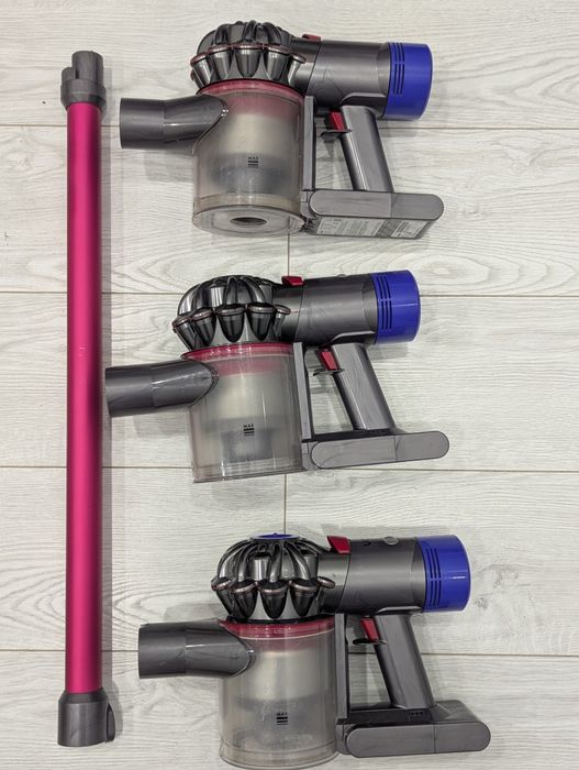3 Dyson V8  пилососа  + труба