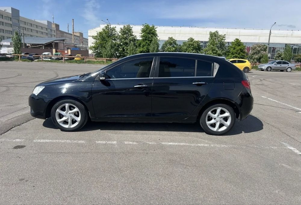 Geely Emgrand EC7-RV 2013