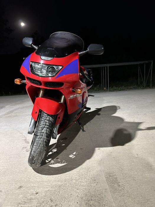 Kawasaki zx9r 1996: 3 400 $ - Мотоциклы Строинцы на Olx