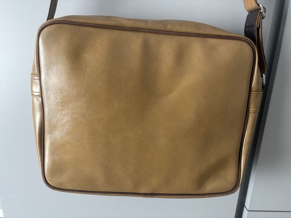 Mala tira colo Fred Perry