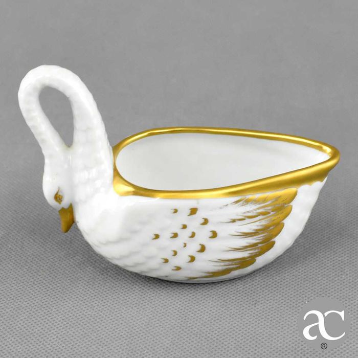 Molheira com travessa em forma de Cisne Porcelana Vista Alegre