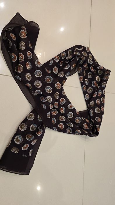 Cienki szalik w kropki