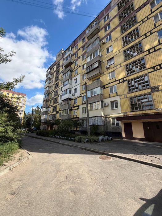 Продам 1-ком квартиру на Левобережном 3