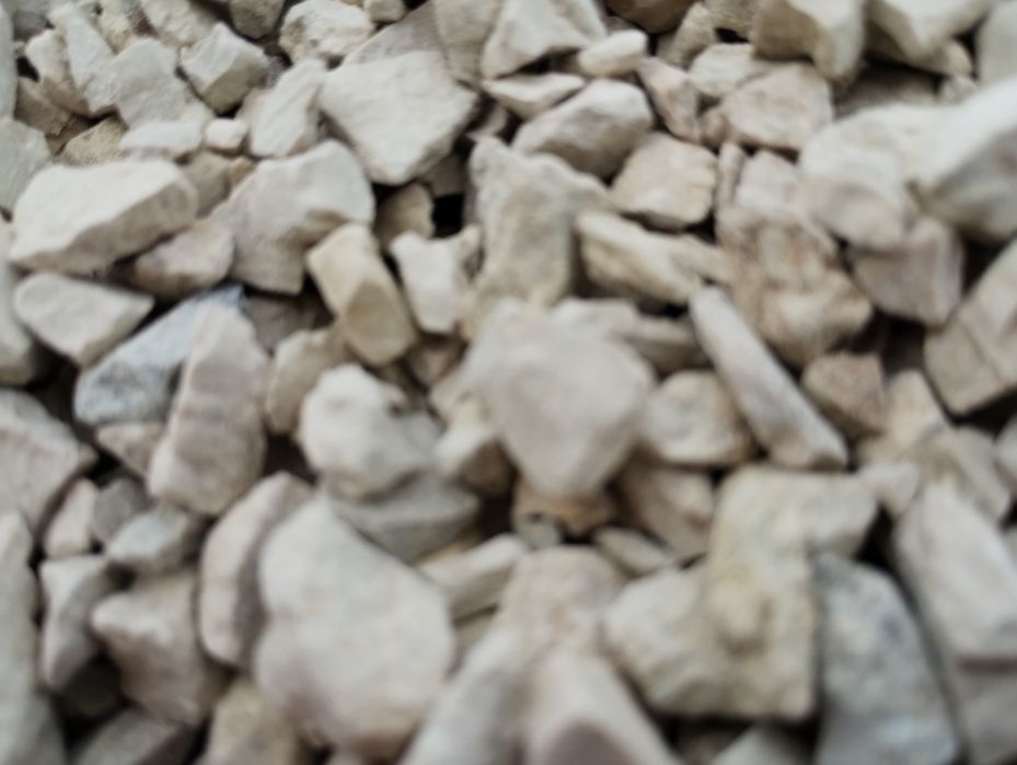 Grys granitowy żwir drenaż kruszywa piaski ziemia ogrodowa suchy beton