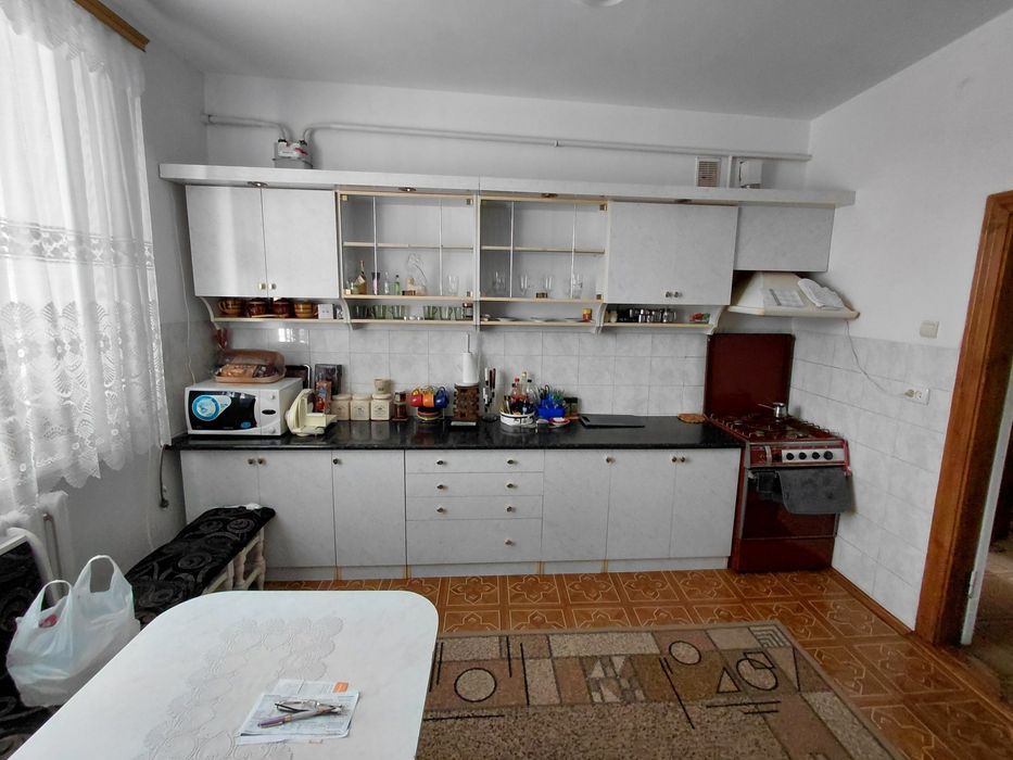 Кухня світлого кольору