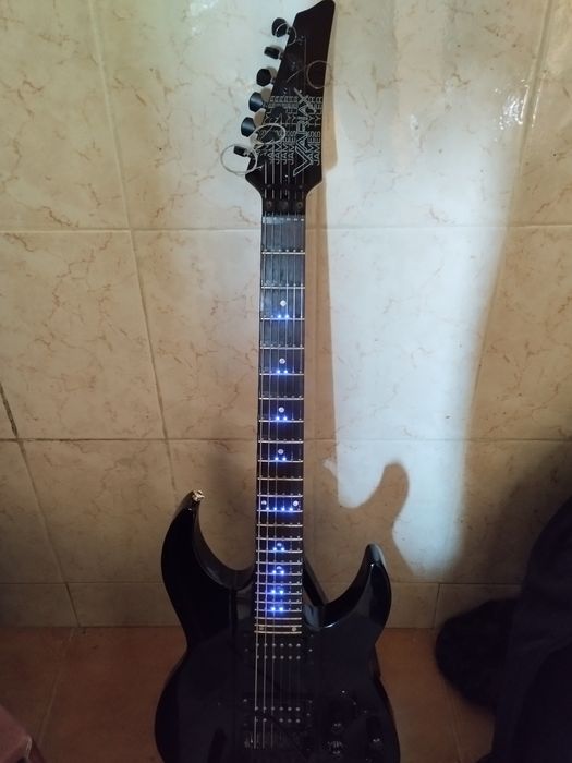 Guitarra  variax JTV89F