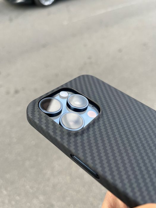 Ультратонкий карбоновый чехол iPhone 15 Pro / 15 Pro Max