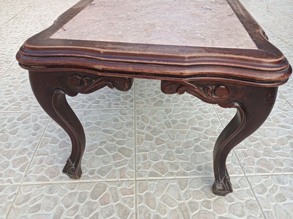 Mesa eFloreira em madeira muito antigas