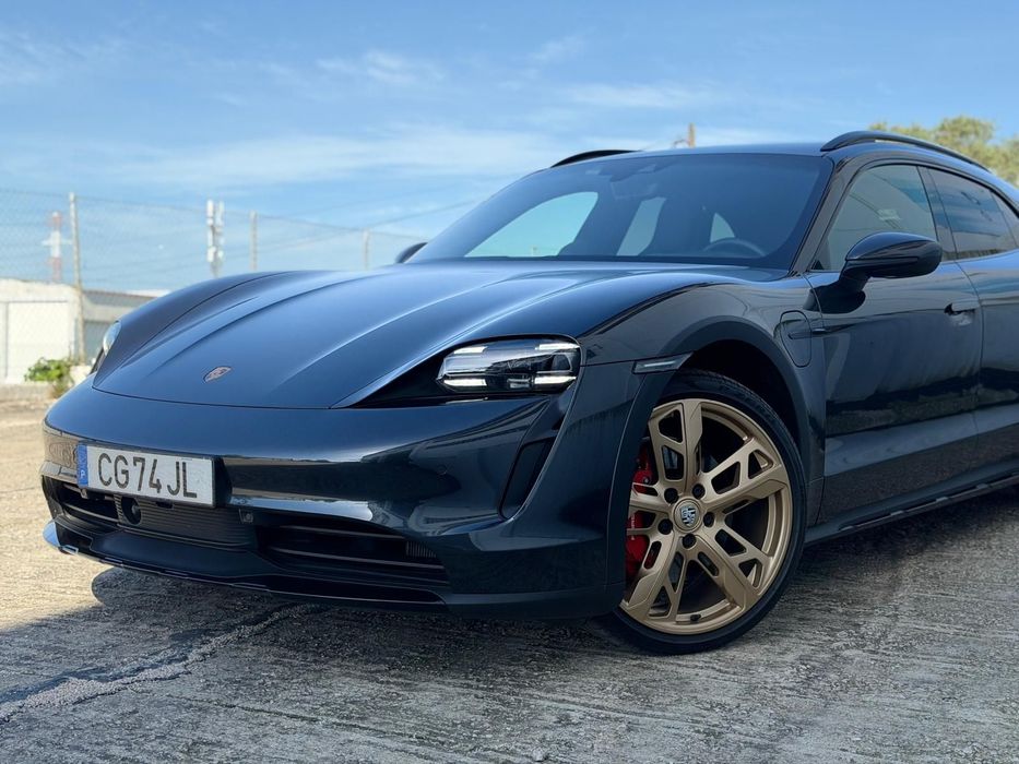 Porsche Taycan Cross Turismo 4S