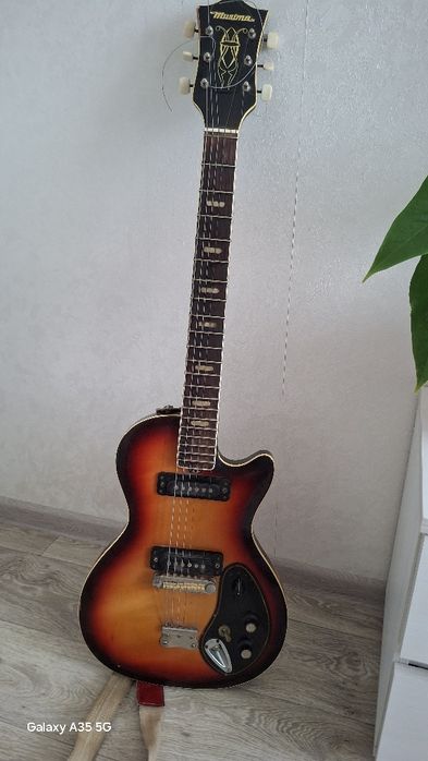 Продам  електро гітару Musima.гітара  в гарному стані,лише немає 1 струни!