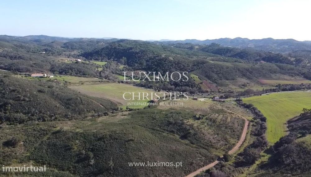 Terreno com projeto aprovado para venda em Silves, Algarve