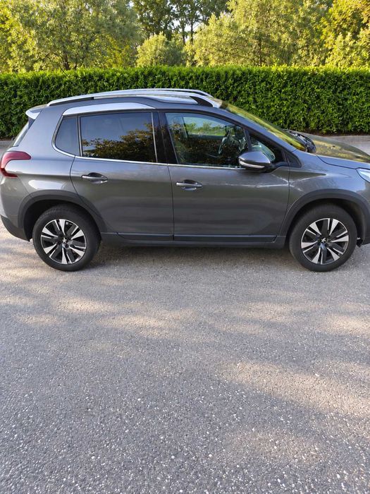 Peugeot 2008 1.6 BlueHDi Automático Allure