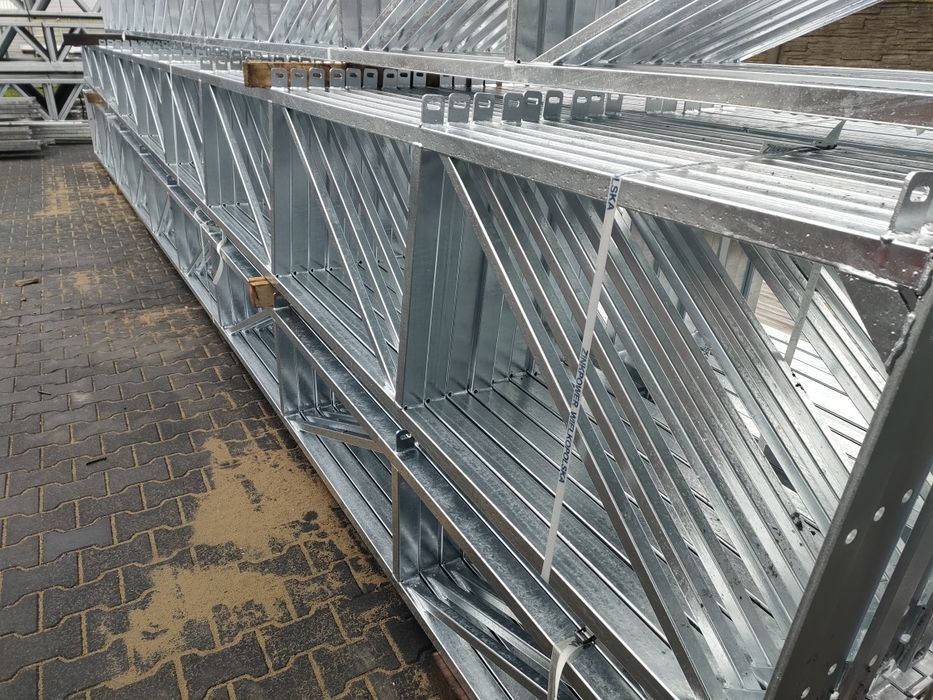 Kratownice ocynkowane 9m ze spadkiem.