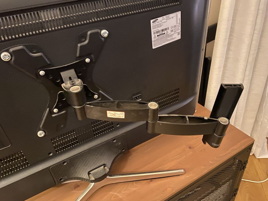 Telewizor Samsung 40” Full HD + uchwyt obrotowy + pilot