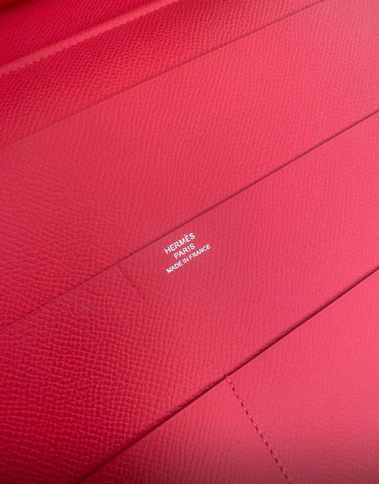 HERMÈS
Hermès . Epsom Tablet Case