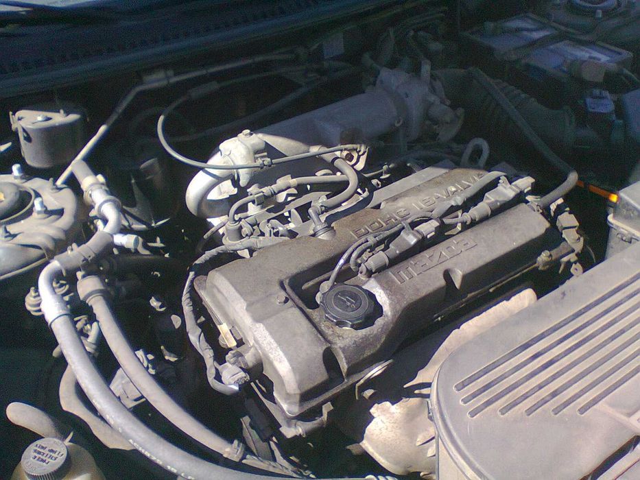 Mazda 323 1.5 GT de 2000 selo, insp. até 2027 com AC
