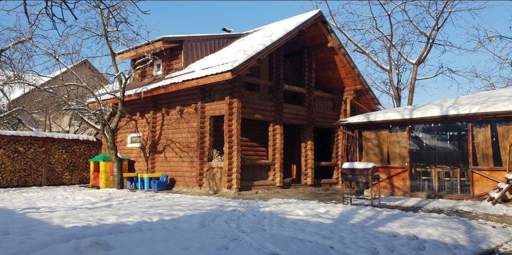 Зруб з Карпат. ЕКО дворик, бесідка, банька, чан, озерце, генератор