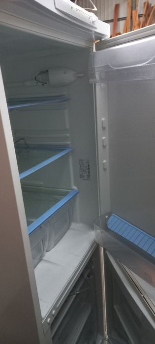 Продам холодильник Індезіт