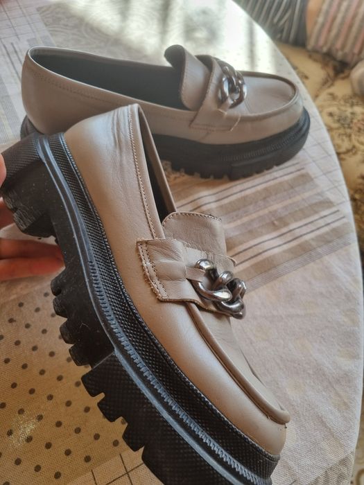 Жіночі лофери pazolini