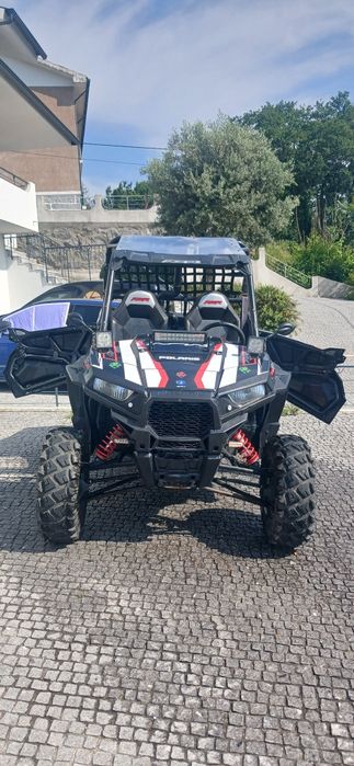 Polaris 900s preto