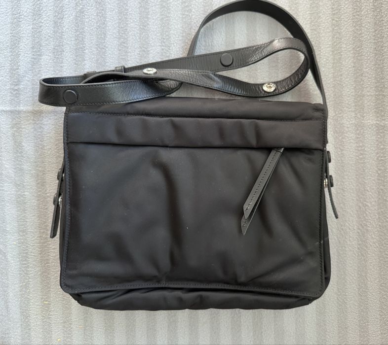 Prada Traveller medium padded Re-Nylon bag
