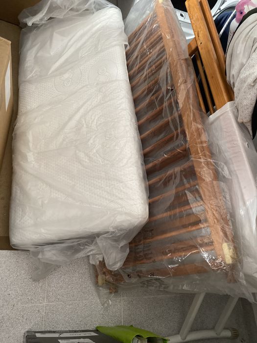 Cama de grades com colchão