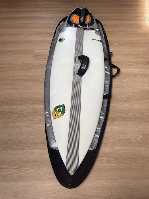 Prancha Kite Kitesurf shaper Secco 5'10'' + deck + alças + capa + quil