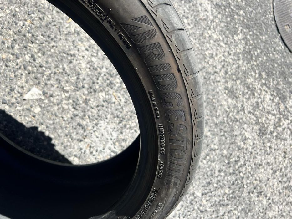 235/45/18 Bridgestone 4 pneus