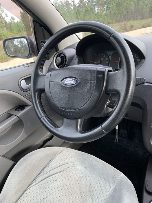 Ford Fiesta Ghia 1.4 // 161 mil kms - Impecável