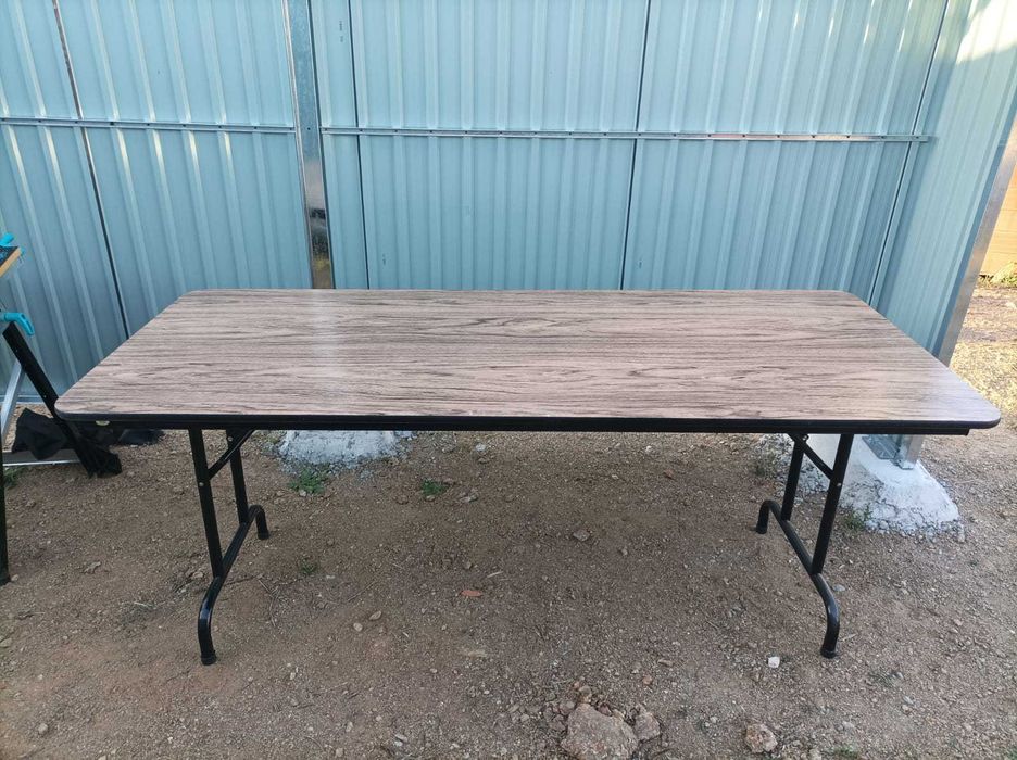 Mesa para interior ou exterior