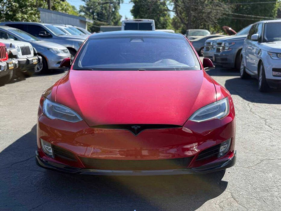 Tesla Model S      2016